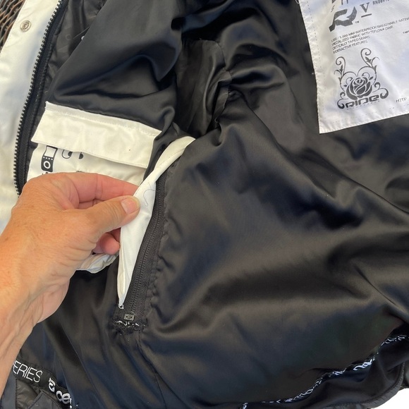 Ride‎ snowboards cell five puffer snow ski jacket warm, ties and secure pockets - Picture 14 of 15